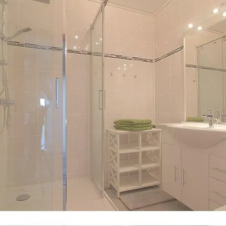 アパート Penthouse 373